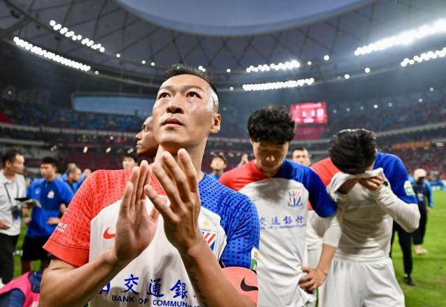 1730553644636038115.jpg (体育)(3)足球——中超:上海申花获得本赛季联赛亚军XxjpseC007364_20241102_PEPFN0A001.jpg