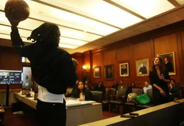 开云app-莫兰特法庭砸球 以正当防卫为由尝试为斗殴脱罪