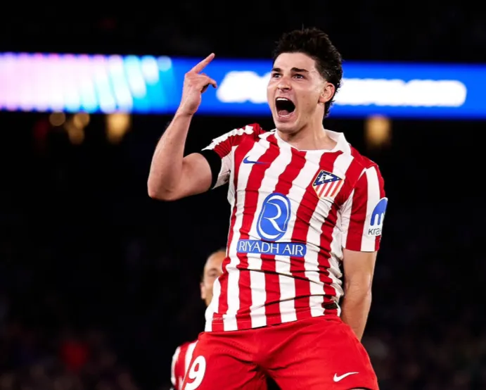 开云体育官网-上个欧冠对巴萨任意球破门的球员，是2017年的迪马利亚